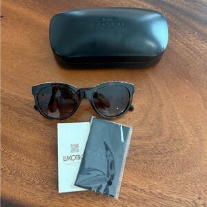 Coach Black Sunglasses with Case and Cloth